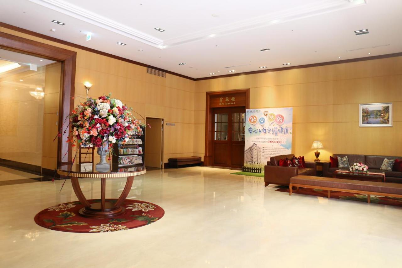 Fushin Hotel - Tainan Exteriör bild